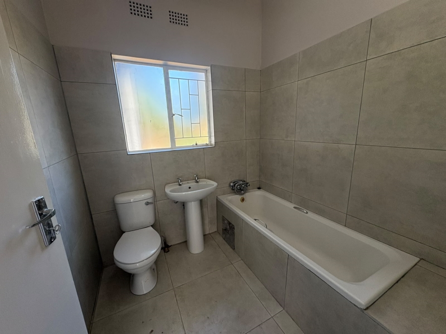 4 Bedroom Property for Sale in Geelhoutpark North West